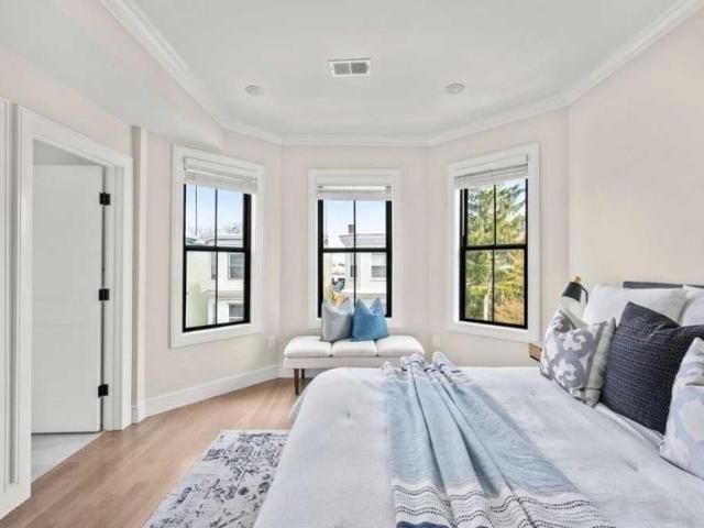 5 bedroom, Boston MA 02128 LS98397299