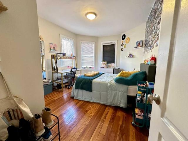 5 bedroom, Boston MA 02120 LS98397072