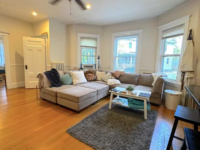 5 bedroom, Boston MA 02135 98396115