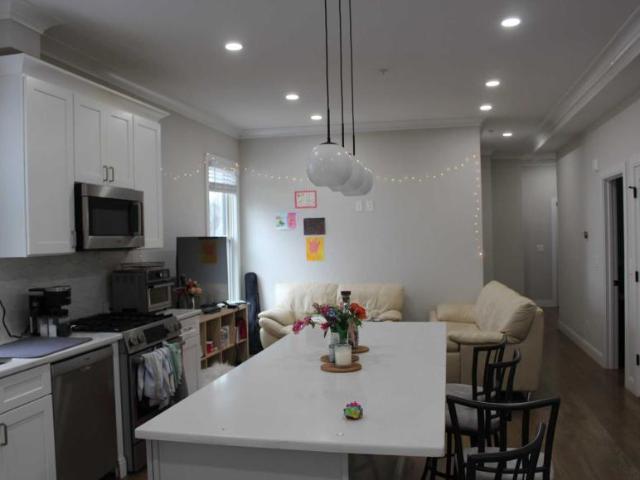 5 bedroom, Boston MA 02135 98396851