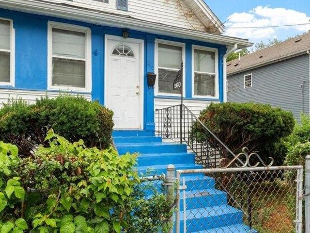 5 bedroom, Boston MA 02136 105428224