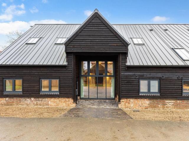 5 bedroom barn to rent