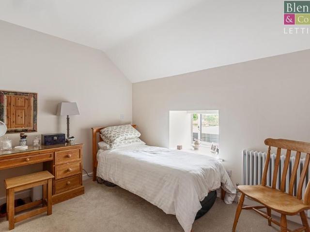 5 bedroom barn conversion to rent