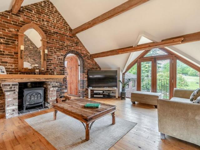 5 bedroom barn conversion to rent