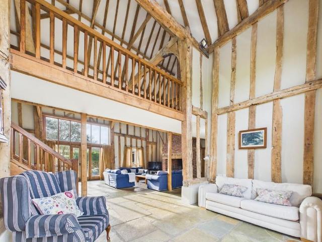 5 bedroom barn conversion to rent