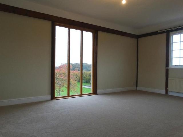 5 bedroom barn conversion to rent
