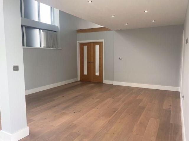 5 bedroom barn conversion to rent
