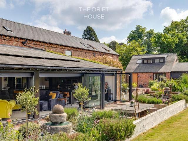 5 bedroom barn for sale