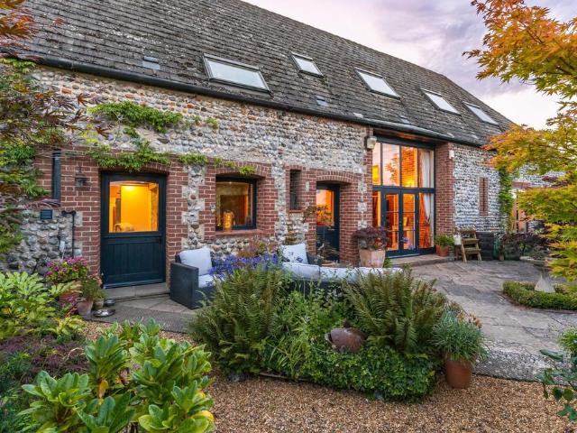 5 bedroom barn for sale