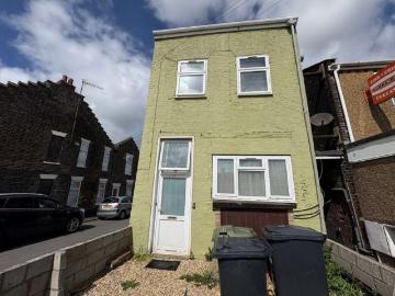 5 Bedroom Block Of Apartments Flat