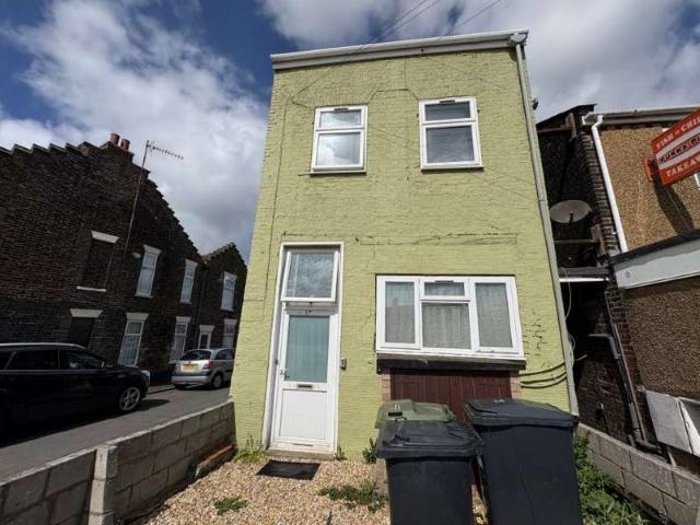 5 Bedroom Block Of Apartments Flat