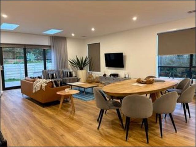5 bedroom brand new coastal town house