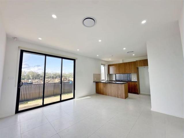 5 Bedroom Brand New Family Home in Prime Leppington Location