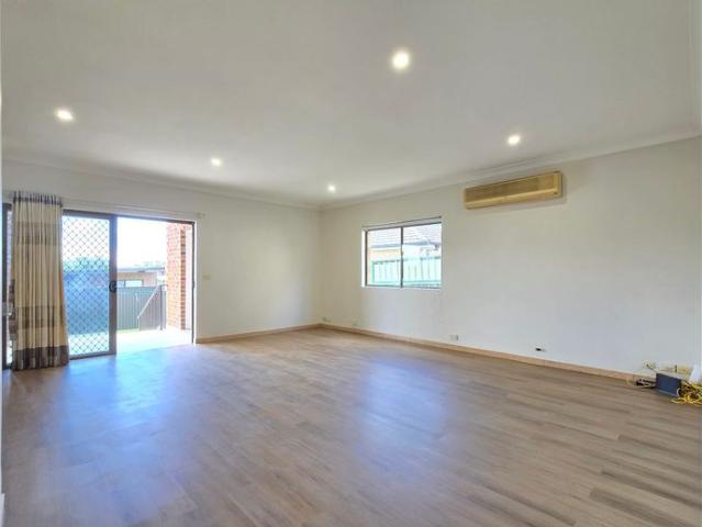 5 BEDROOM BRICK HOUSE FOR RENT