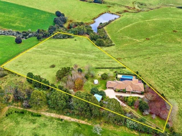 5 BEDROOM BRICK HOME ON 5 ACRES