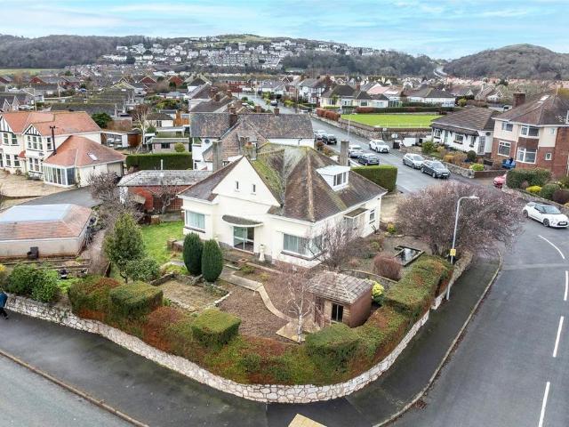 5 bedroom bungalow for sale