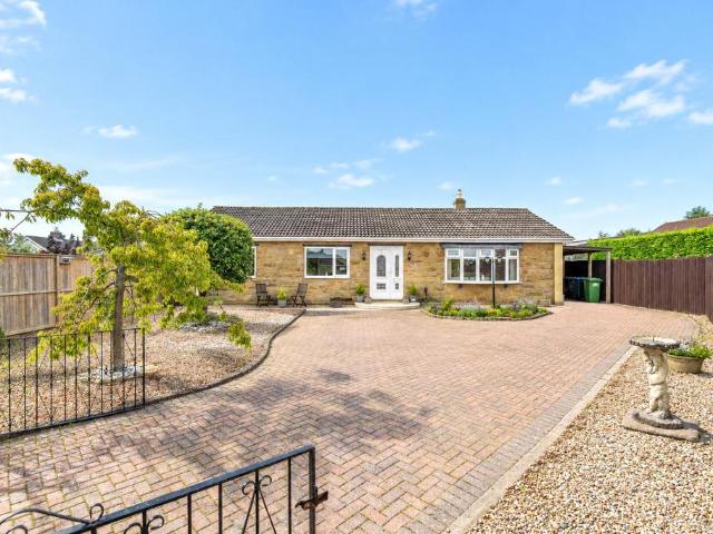 5 bedroom bungalow for sale