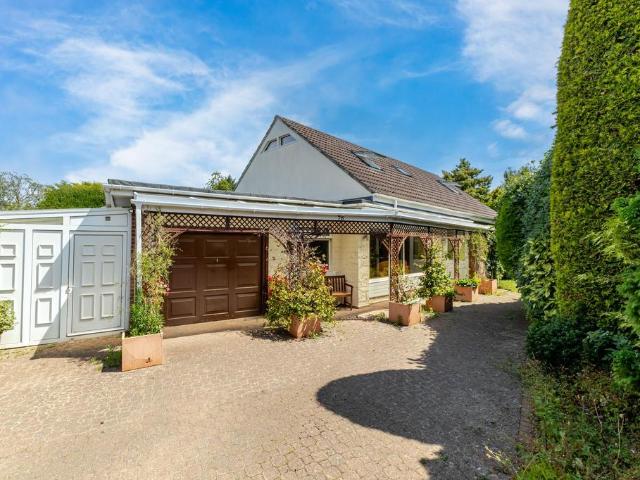 5 bedroom bungalow for sale