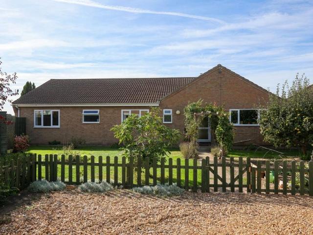 5 bedroom bungalow for sale