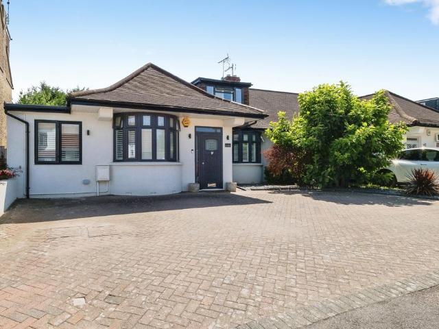 5 bedroom bungalow for sale