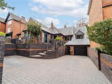 5 bedroom house for sale