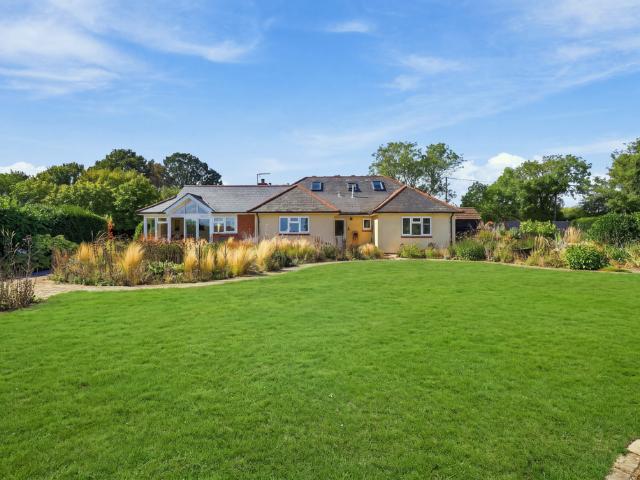 5 bedroom bungalow for sale