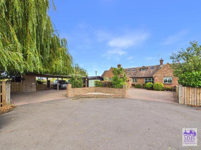 5 bedroom detached bungalow for sale