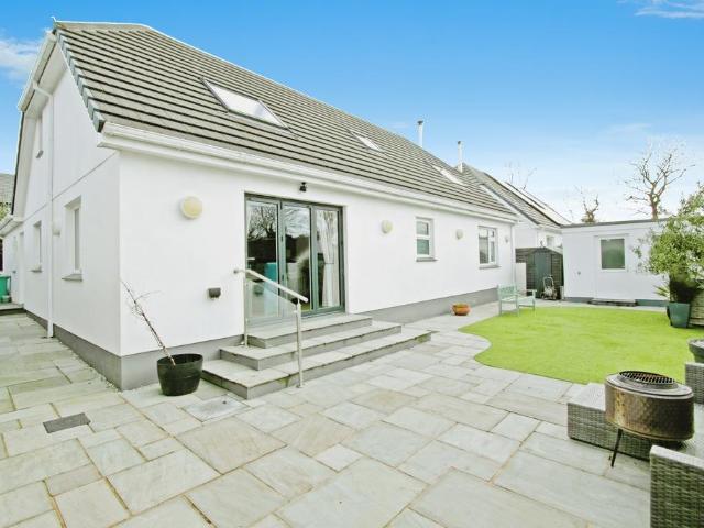 5 bedroom bungalow for sale