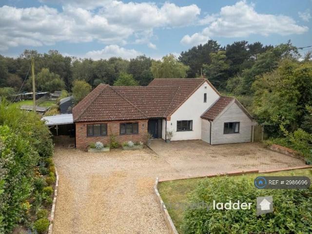 5 bedroom bungalow to rent