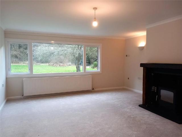 5 bedroom bungalow to rent