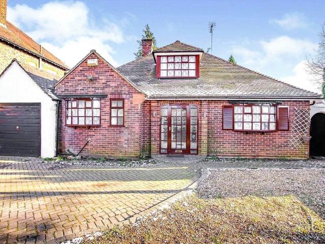 5 bedroom bungalow to rent