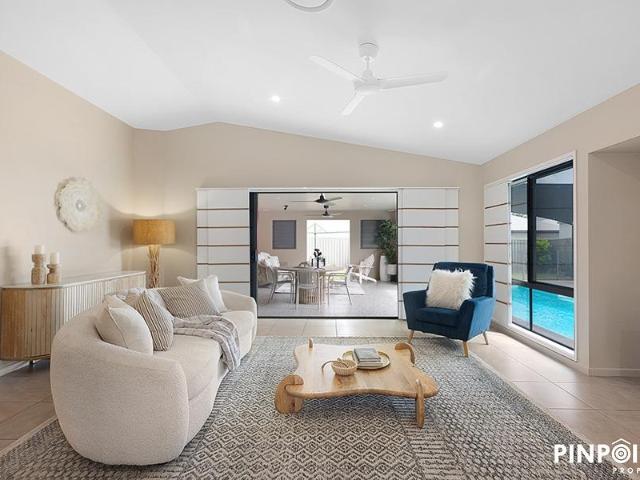 5 Bedroom House Glenella QLD 102439478