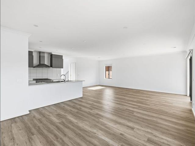 5 BEDROOM DOUBLE STOREY