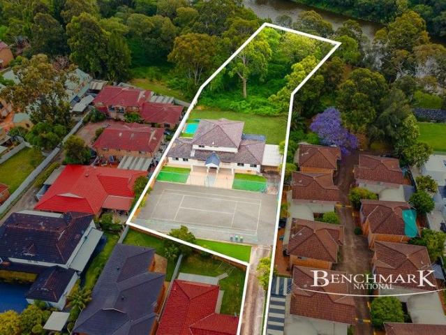5 Bedroom Double Storey Home with Pool & Tennis Court On Approx. 4000 sqm of Land || 189 Epsom Road, Chipping Norton