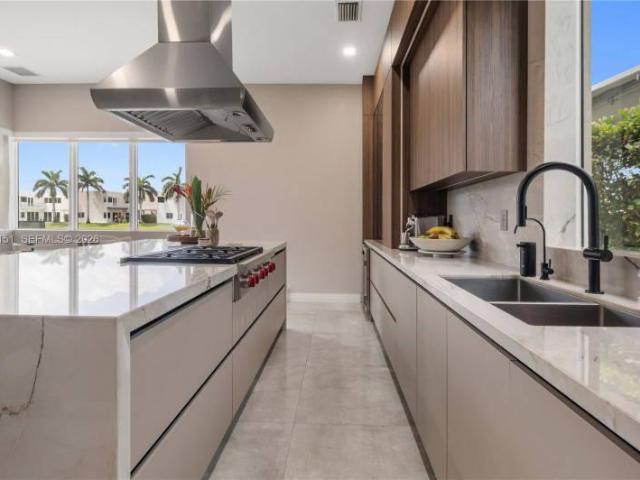 5 bedroom, Doral FL 33178 105505080