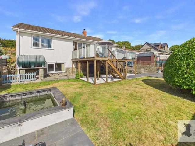 5 Bedroom Detached Bungalow