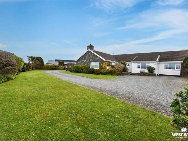 5 Bedroom Detached Bungalow