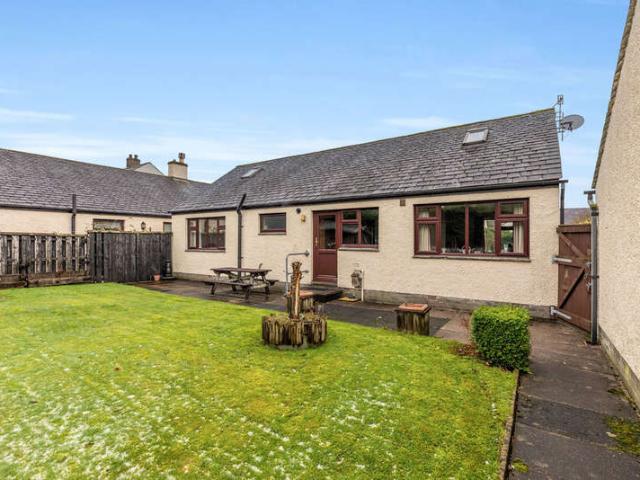 5 Bedroom Detached Bungalow