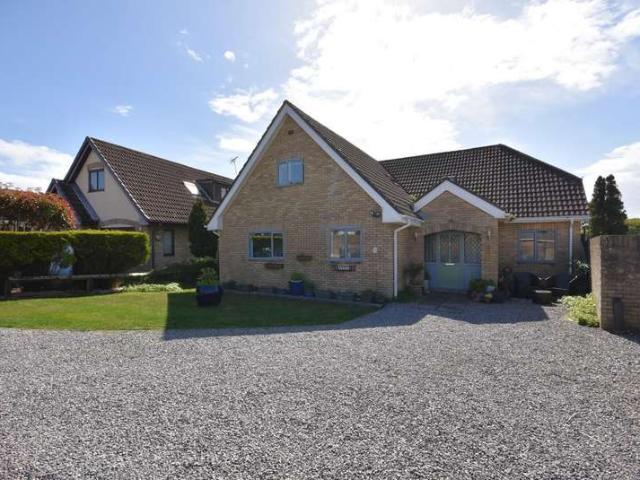 5 Bedroom Detached Bungalow