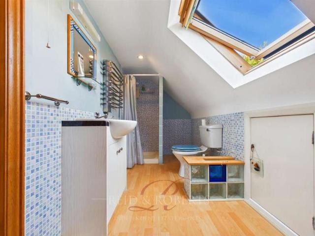 5 Bedroom Detached Bungalow