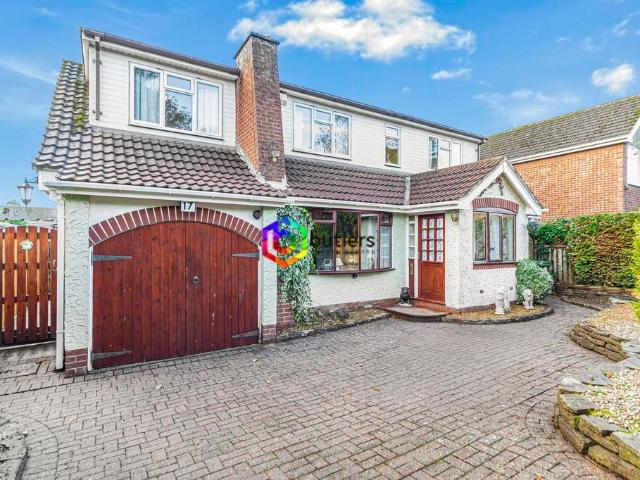 5 bedroom detached bungalow for sale