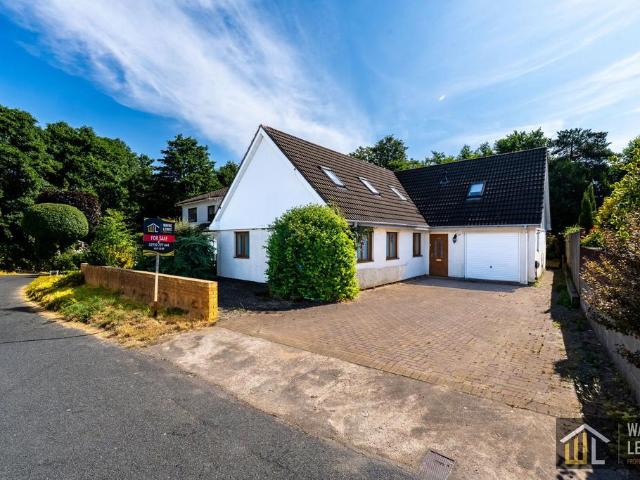 5 bedroom detached bungalow for sale