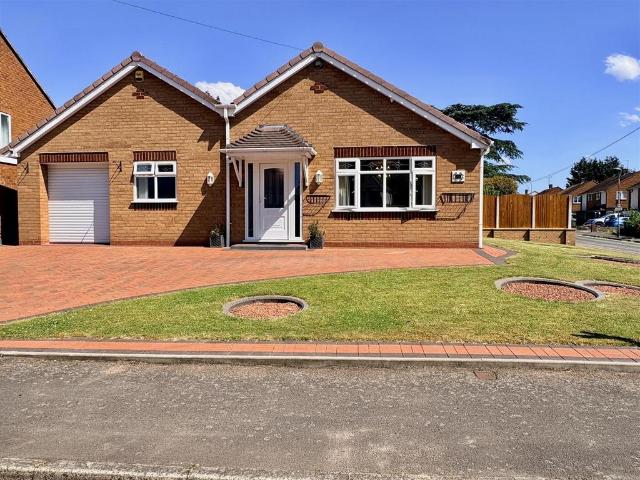5 bedroom detached bungalow for sale