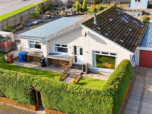 5 bedroom detached bungalow for sale