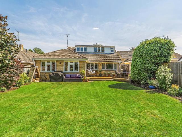 5 bedroom detached bungalow for sale
