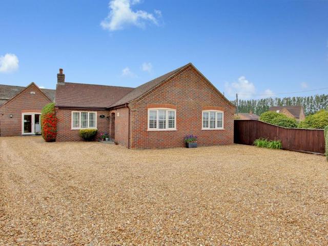 5 bedroom detached bungalow for sale
