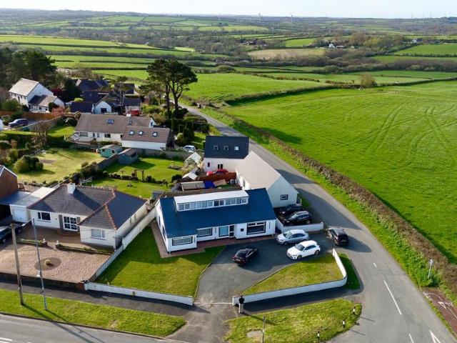 5 bedroom detached bungalow for sale