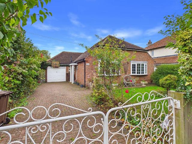 5 bedroom detached bungalow for sale