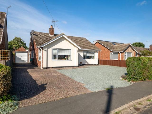 5 bedroom detached bungalow for sale