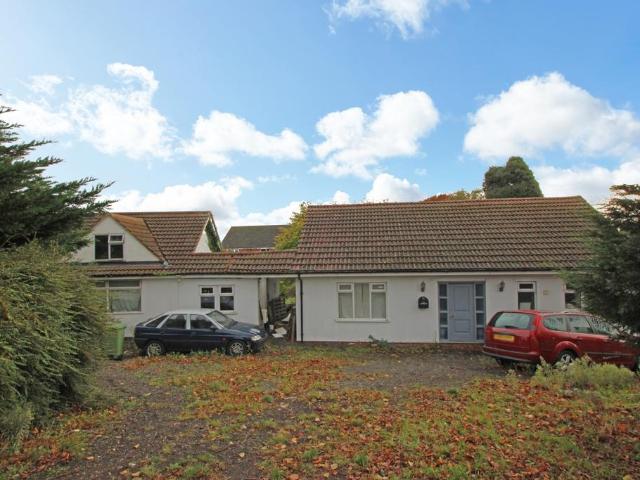 5 bedroom detached bungalow for sale